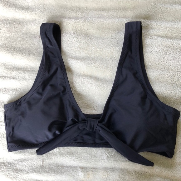 Bikini - Picture 2 of 3